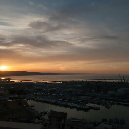 Marina Di Piazzadarmi 度假居 安科纳
